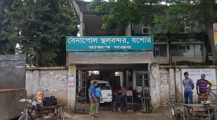 ৫ দিন বন্ধ থাকবে বেনাপোল বন্দরে আমদানি-রপ্তানি